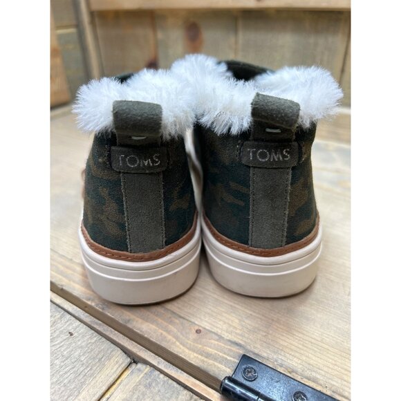 Toms Green Camo Slip-Ons with White Fur - Picture 5 of 12